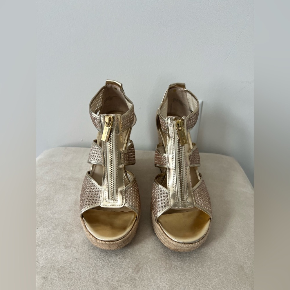 Michael KORS Espadrille Sparkly Gold Wedges - Size 8!